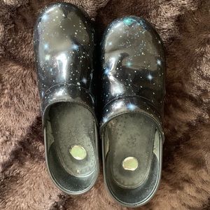 Dansko Solar Print Clogs, Size 6 (36)